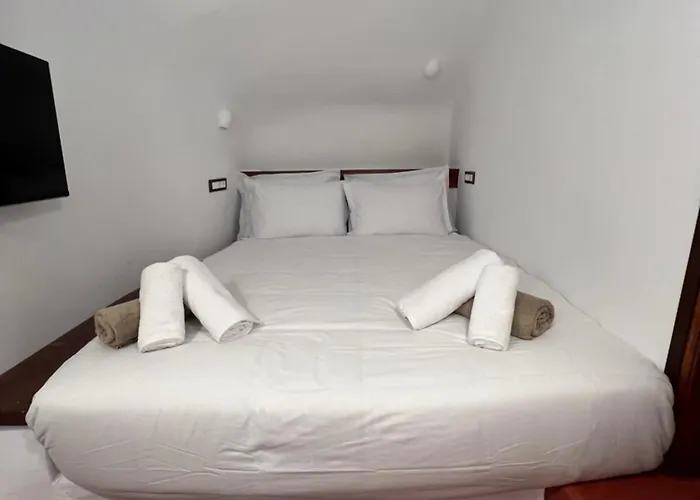 Ducato Dream Santorini Emporio (Santorini)